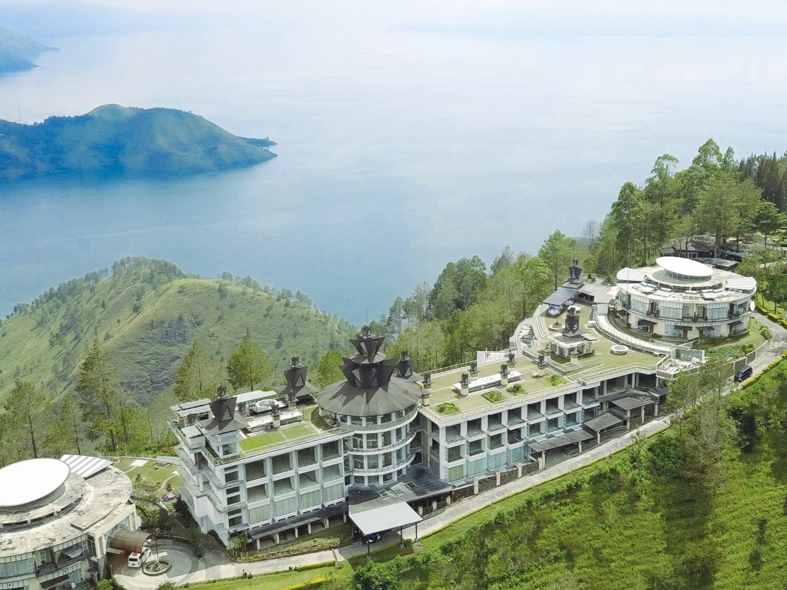 SIMALEM LAKE TOBA TOUR PACKAGE 
